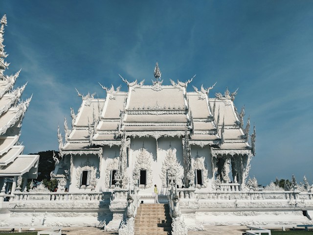 Det hvide tempel også kaldet Wat Rong Khun i Chiang Rai