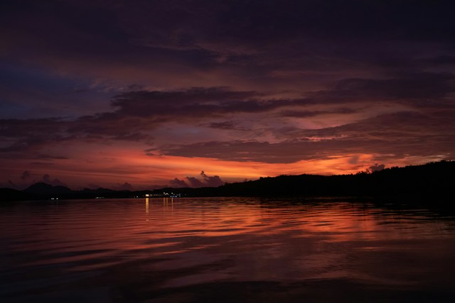 Solnedgang i Phang Nga Bay